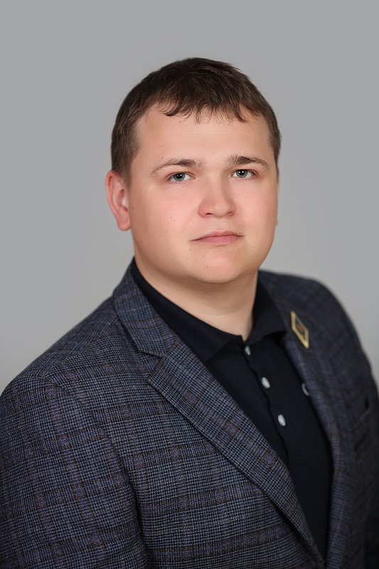 Новожилов Дмитрий Алексеевич.